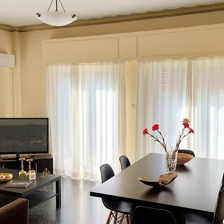Apartament Elegant In Acropolis With Roof Garden *